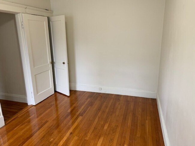 Foto del edificio - 9/1 No Fee! Spacious, modern 1BR in Fenway...