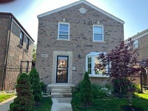 Building Photo - 5804 S Kildare Ave