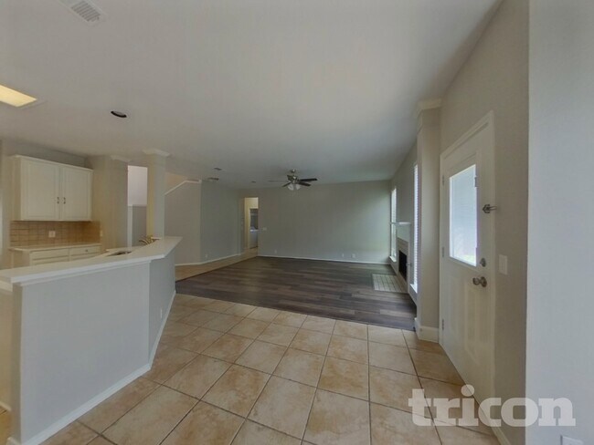 Foto del edificio - 4504 Vista Meadows Dr