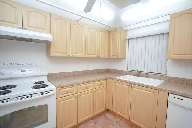 Foto del edificio - 9481 Evergreen Pl