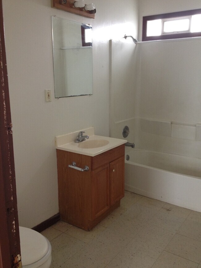 Foto del edificio - 3167 N Holton St