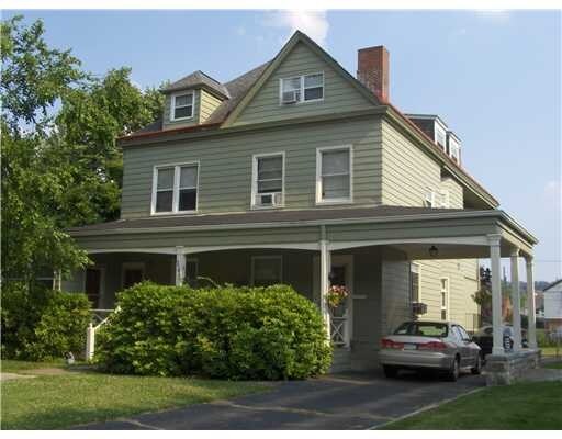 Primary Photo - 142 Lee St