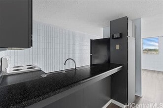 Building Photo - 3215 Ala Ilima St