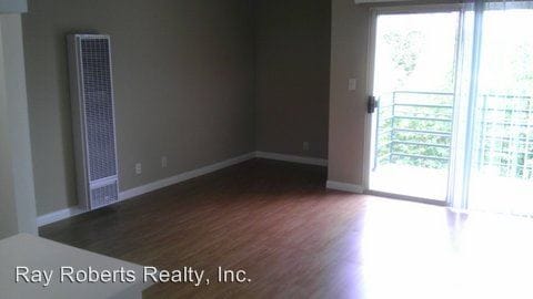 Primary Photo - 4522 N Lakewood Blvd