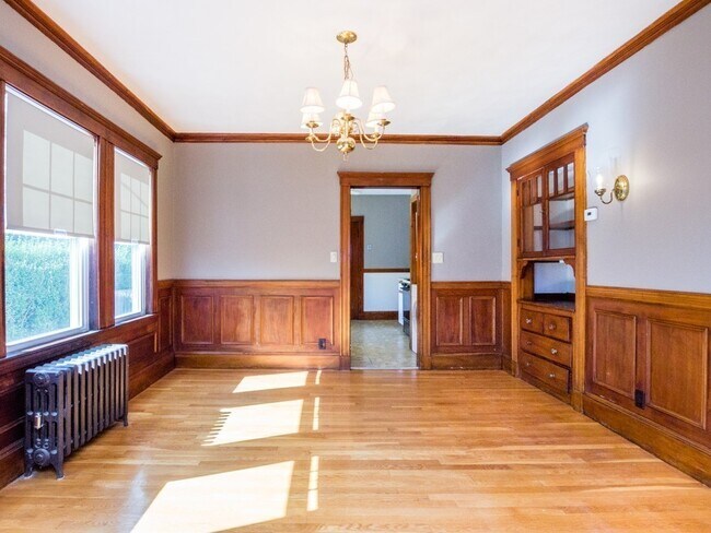 Building Photo - 9 Narragansett St