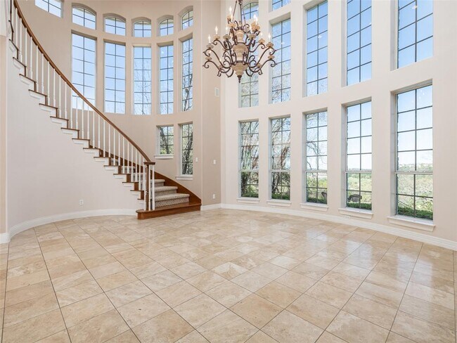 Foto del edificio - 9805 Big View Dr