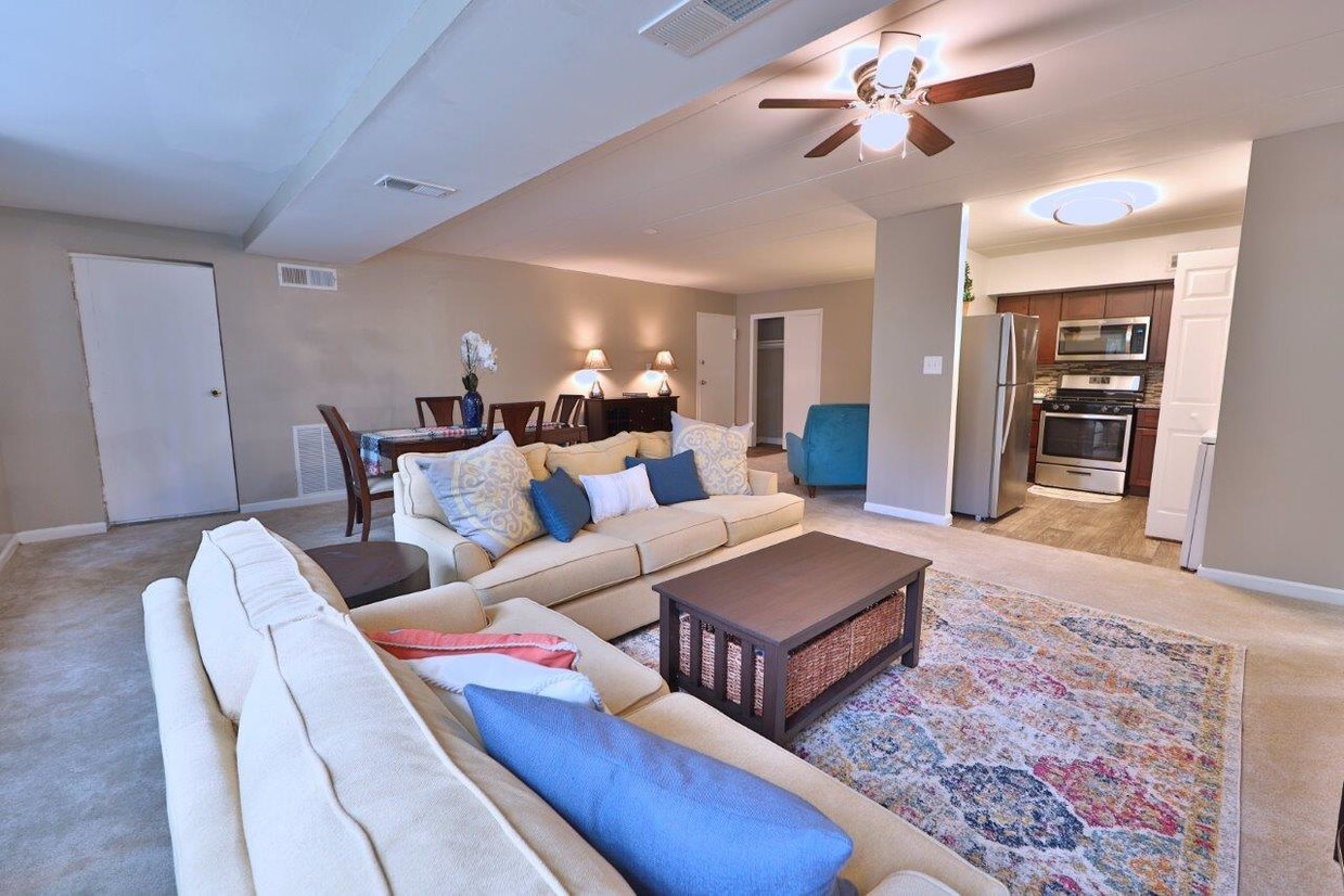 Flora Park Apartments 6310 Greenspring Ave Baltimore, MD