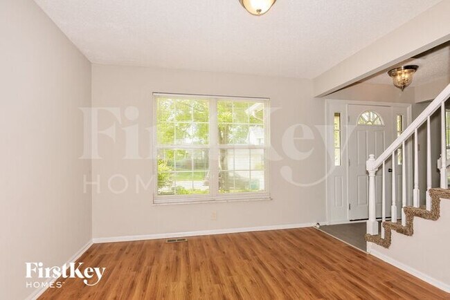 Foto del edificio - 2742 Bromley Dr
