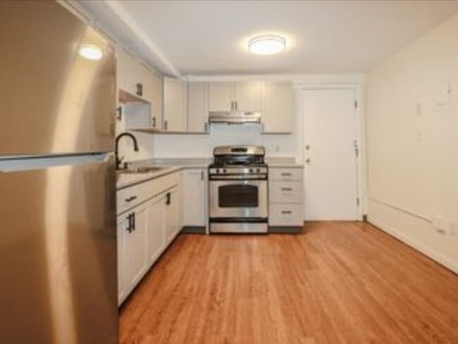 Building Photo - 16 Tiffany Rd
