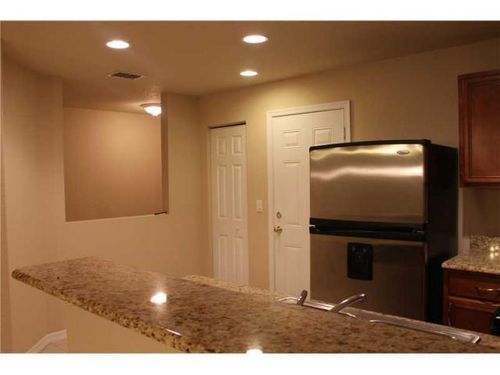 Building Photo - 2552 Marshfield Ct