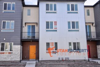 Building Photo - 1036 W 430 S
