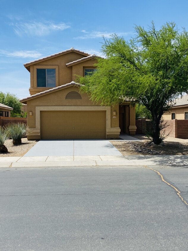 Primary Photo - 11879 W Fontenelle Dr