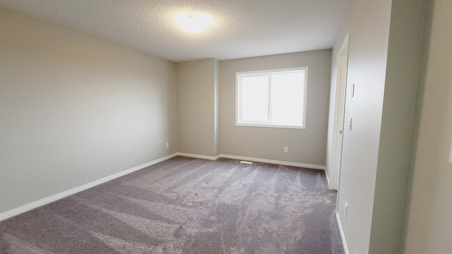 Building Photo - 2072 Wonnacott Way SW