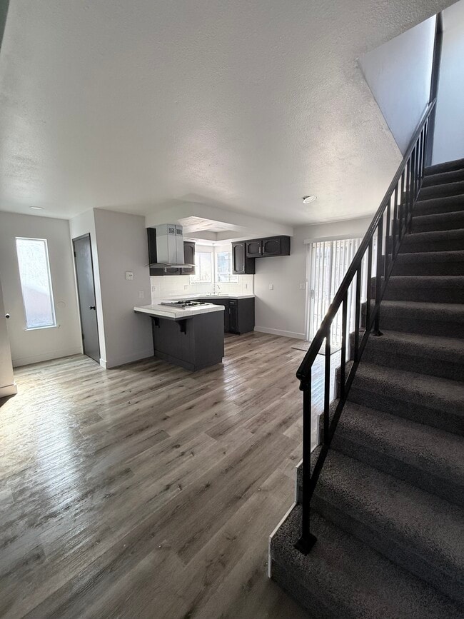 Lots of storage and access to patio #1 - 1128 S Edison St