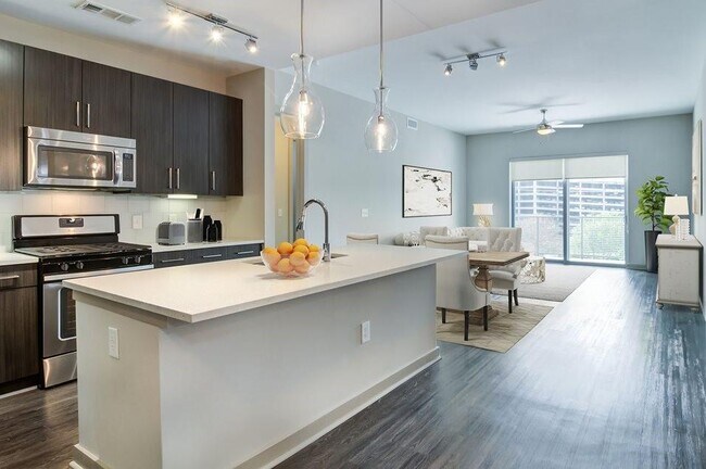 Foto del edificio - 2144 Peachtree Rd NW