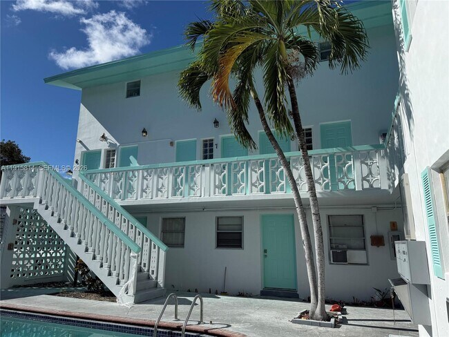 Foto del edificio - 421 NE 68th St