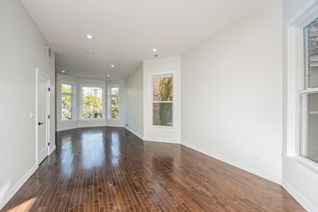 Building Photo - 6346 S Greenwood Ave