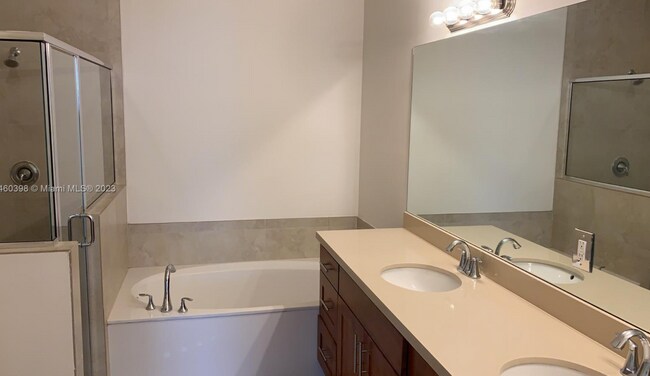 Foto del edificio - 6175 NW 104th Ct