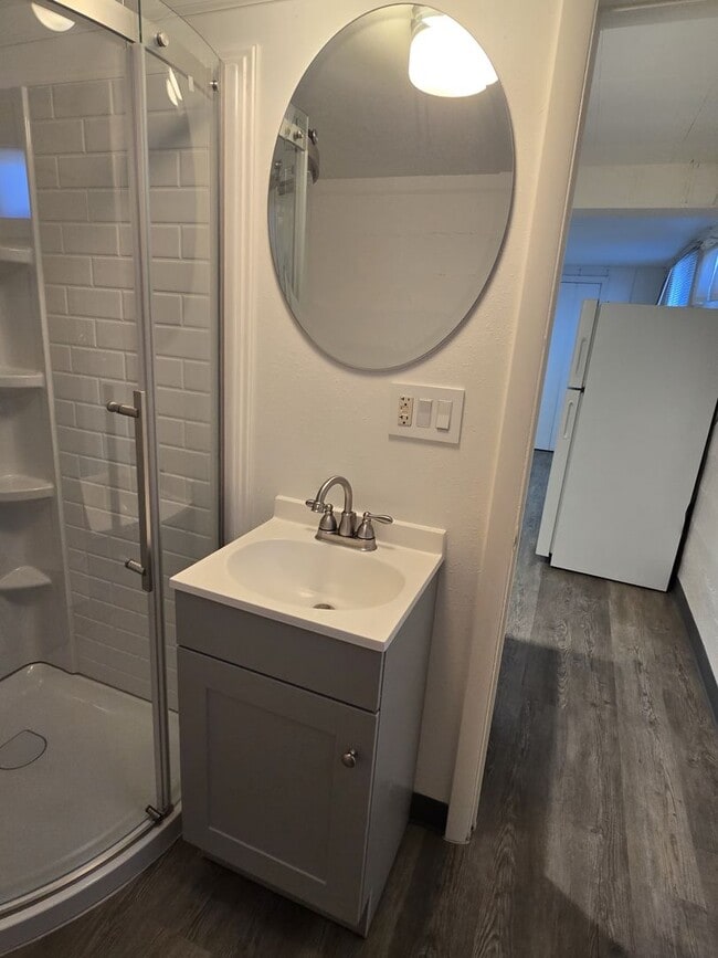 Building Photo - Studio apartment