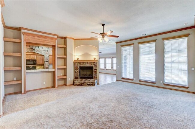 Building Photo - 16304 Vallejo Pl