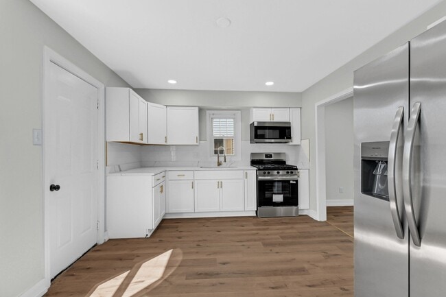 Building Photo - Houston Avenue