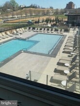 Building Photo - 145 Riverhaven Dr