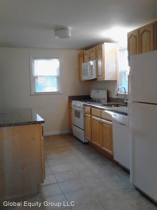 Building Photo - 3 br, 2 bath House - 96 Ridgewood Ave.