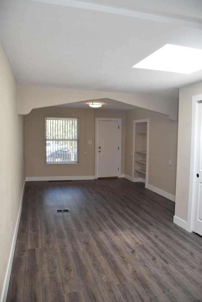 Building Photo - DOWNING3010