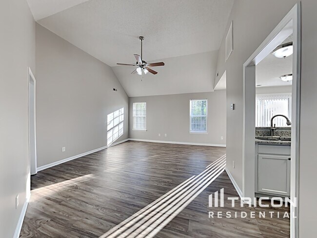 Foto del edificio - 8550 Alicia Brittany Ln