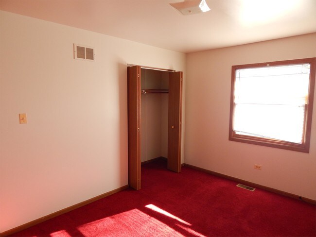 Building Photo - 14517 Oakley Ave