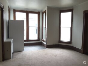 Building Photo - 410 E Madison St