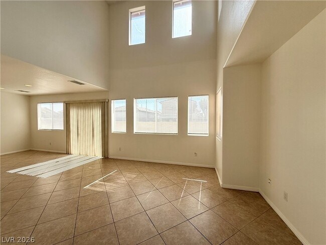 Foto del edificio - 990 Cantabria Heights Ave