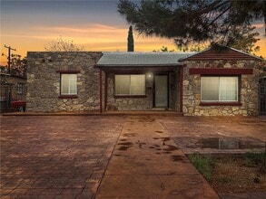 Building Photo - 2106 Arizona Ave