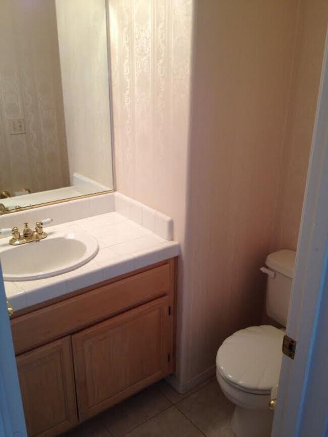 Foto del edificio - Large Two Story home in Black Lake Village