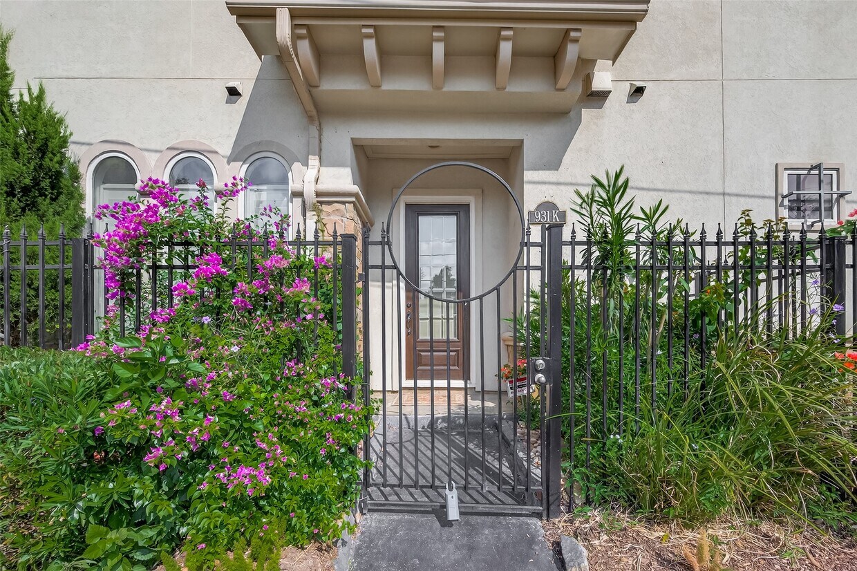 Primary Photo - 931 W 23rd St