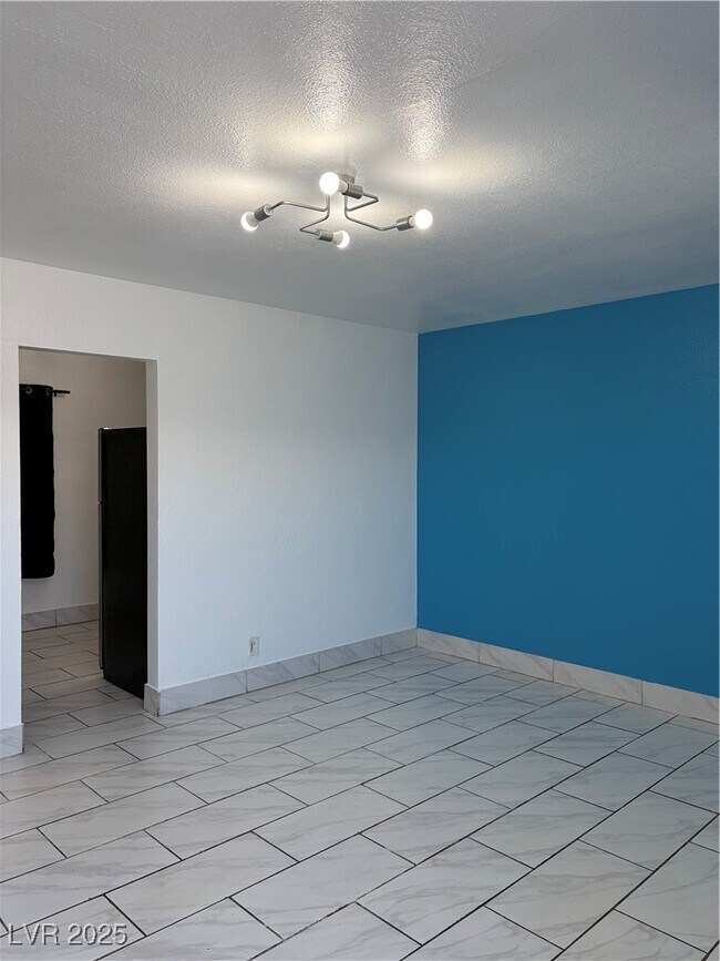 Foto del edificio - 246 W Philadelphia Ave