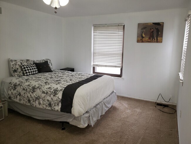 Building Photo - 38844 Golfview Dr E