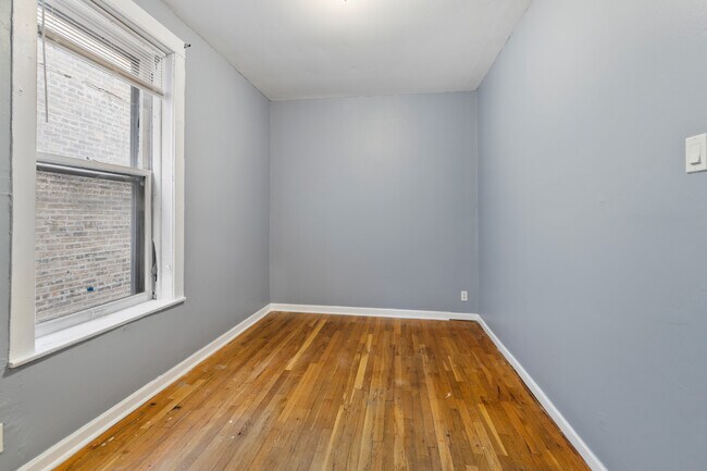 Foto del edificio - 4434 N Drake Ave