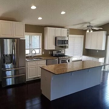 Building Photo - Available June 1 - excellent 4 bedroom 2 bath single family home in Chanhassen