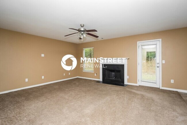 Building Photo - 5 Bedroom Pet-Friendly Home in Atlanta, GA with Main Street Renewal