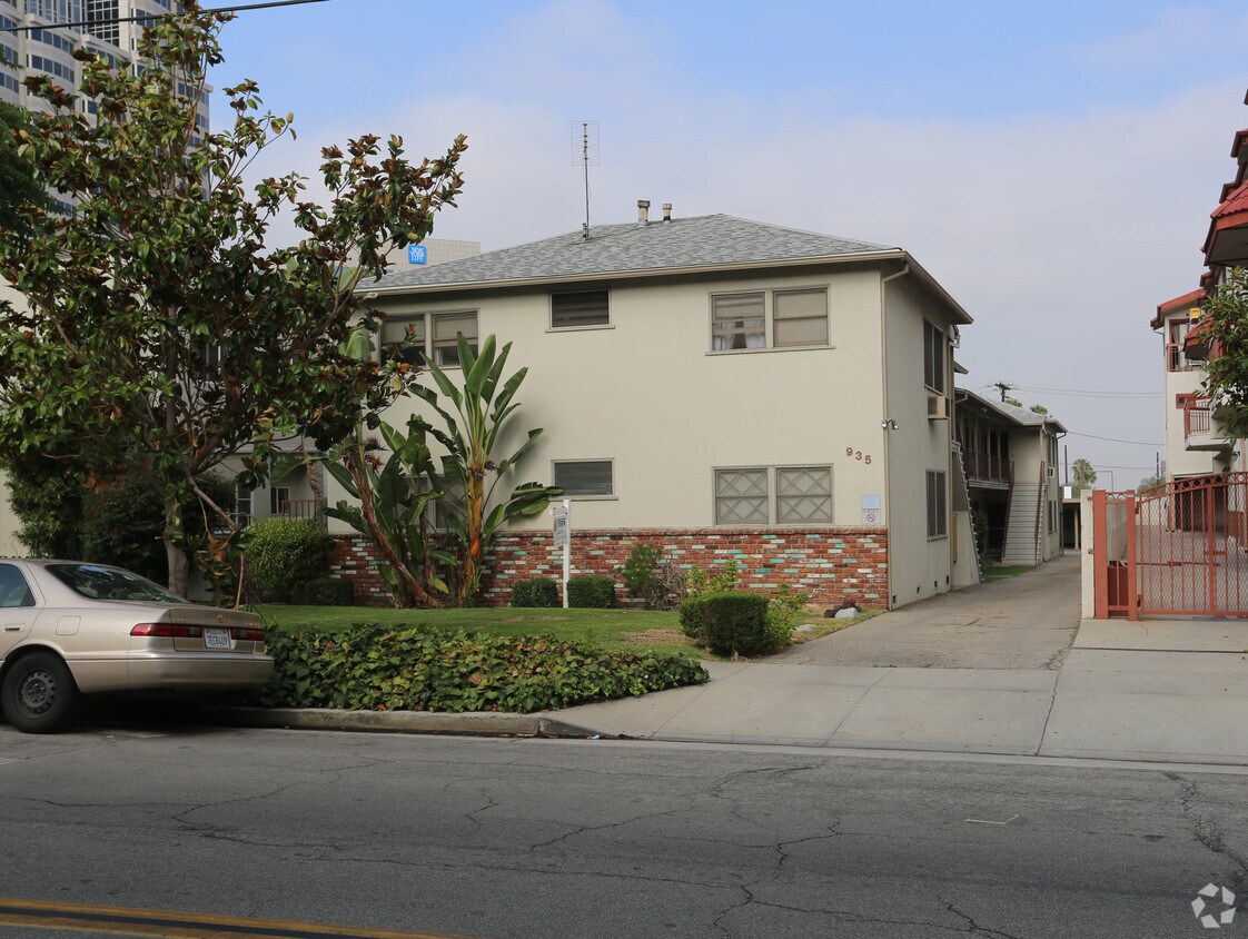 Primary Photo - 935 N Louise St