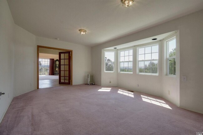 Building Photo - 906 Mustang Ct