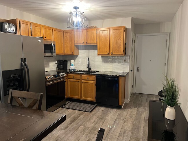 Foto del edificio - Furnished Updated Condo on HHI - Walk to the Beach!