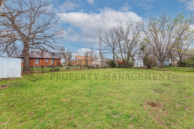 Building Photo - 1106 Inverness Dr
