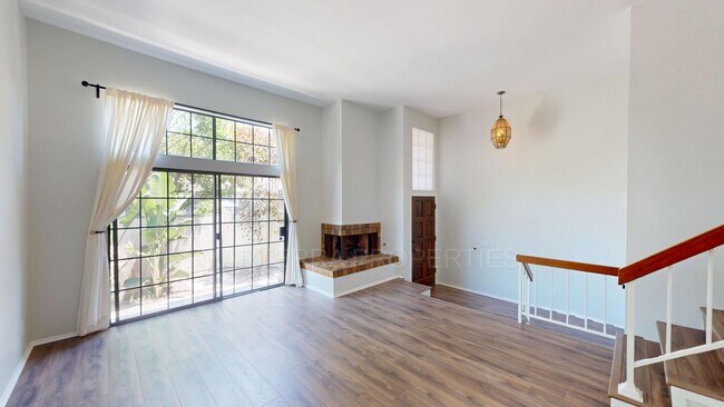 Foto del edificio - Beautiful 2 Primary Bedroom in Turtle Rock...