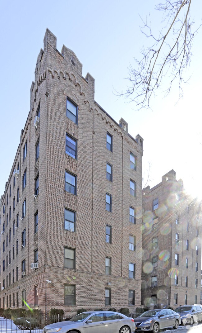 Building Photo - 8910 35th Ave
