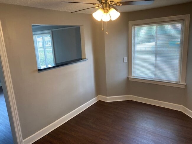 Building Photo - ***4-BDR, 1-BATH Bungalow – Recently Updat...