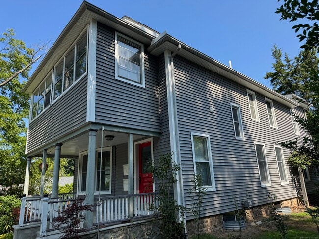 Building Photo - 190 Waite St
