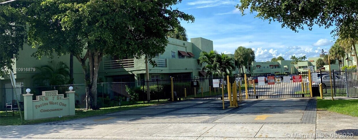 Foto principal - 11123 NW 7th St