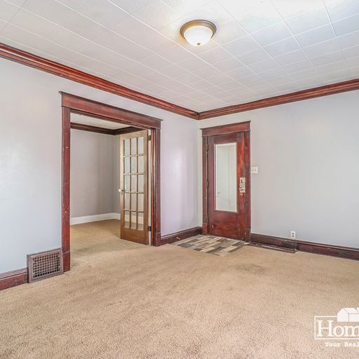 Foto del edificio - 4 bedrooms in River Park!